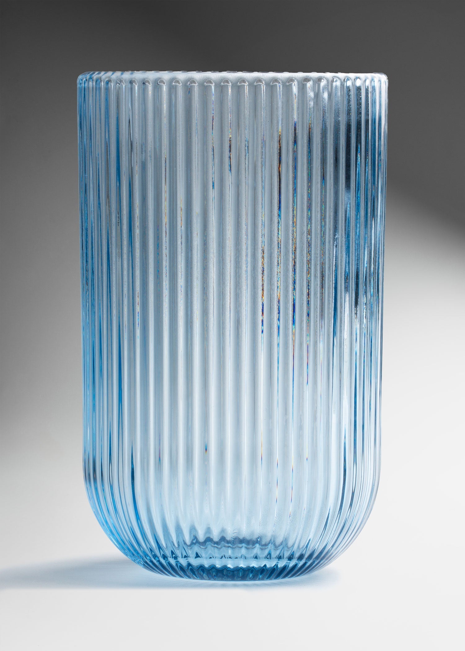 Vasos de colores de vidrio