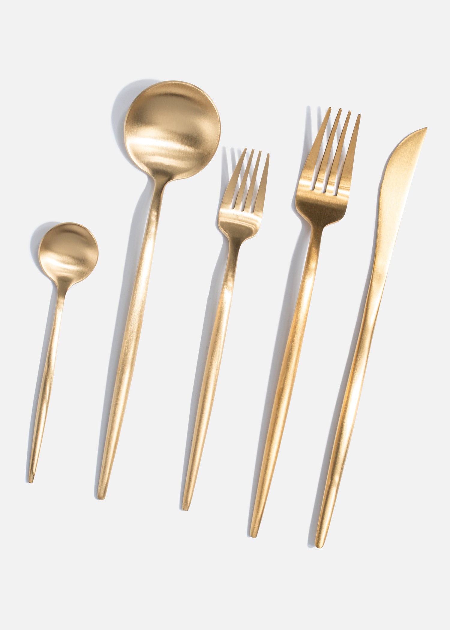 compra cubiertos dorado maha