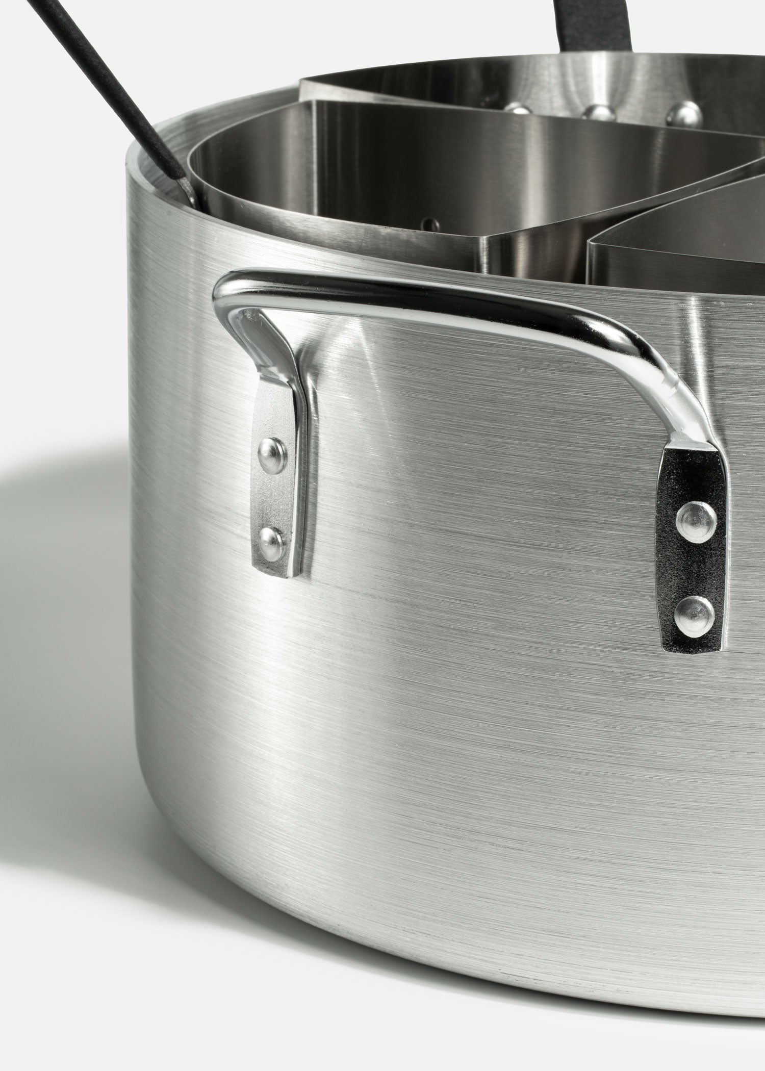 encuentra olla de aluminio maha