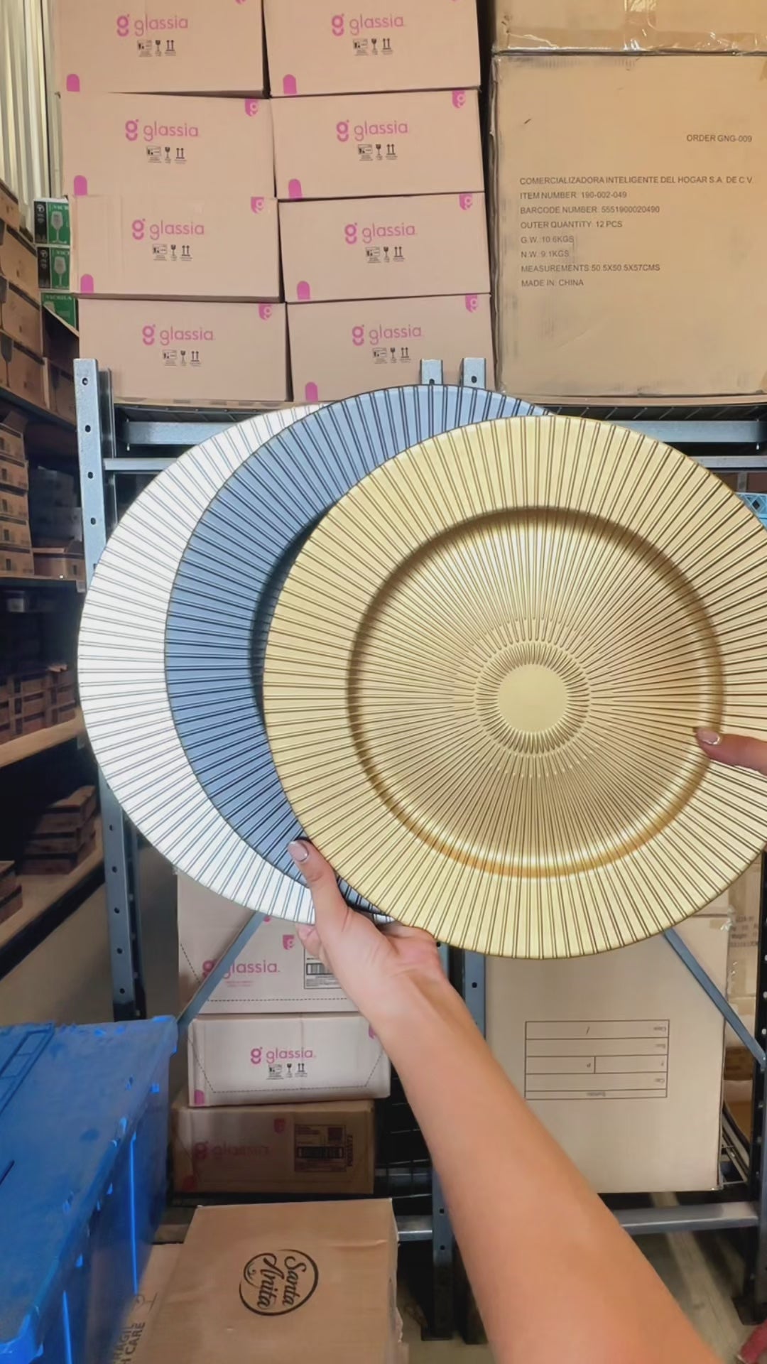 Plato base con rayas de plástico gris oxford Acanthus Black 32.5 cm