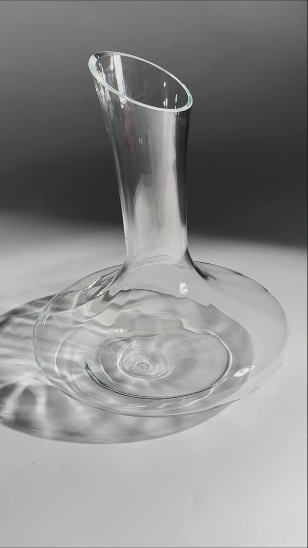 video detalles decantador para vino maha