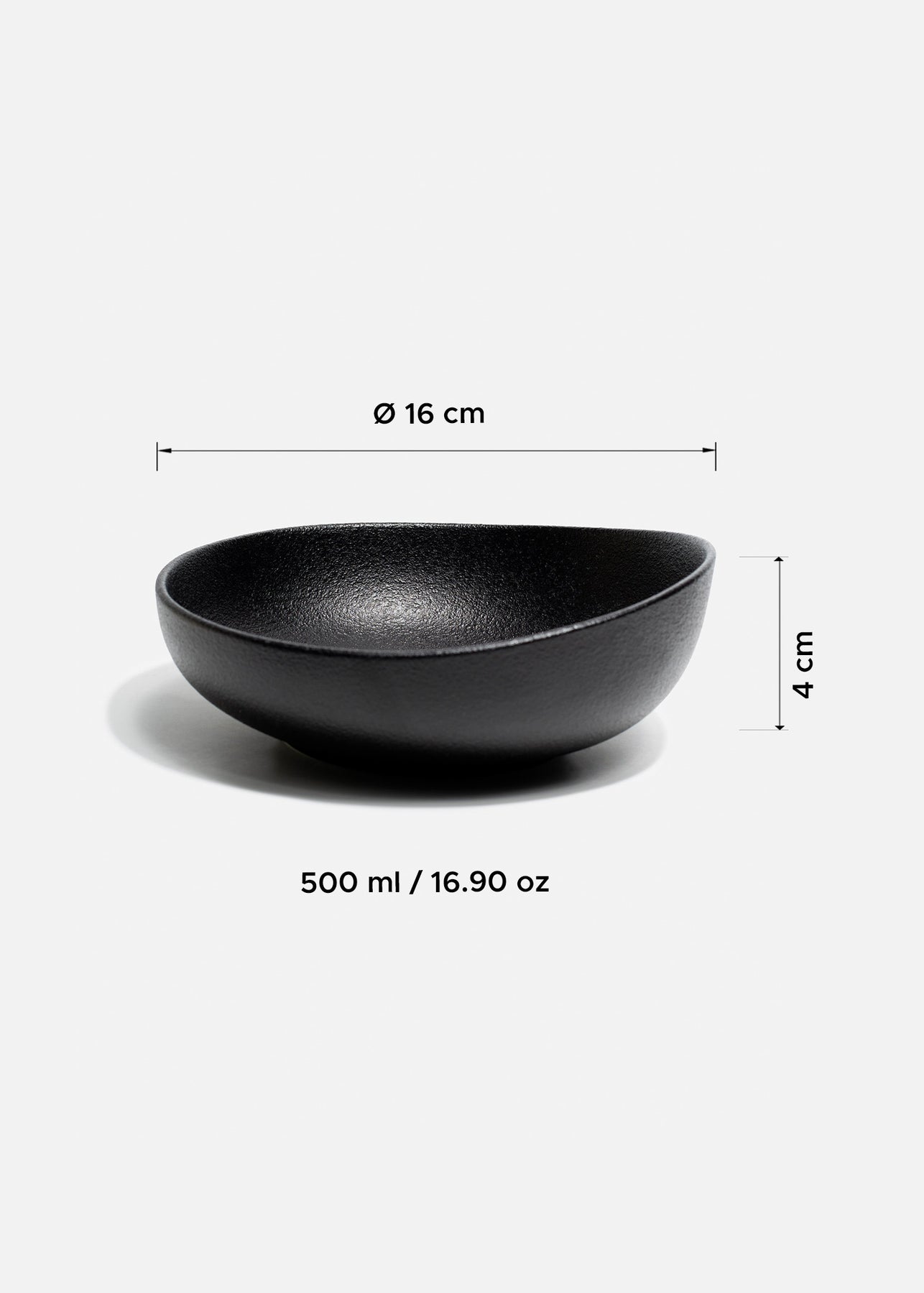 Platos hondos de porcelana negro Vantablack
