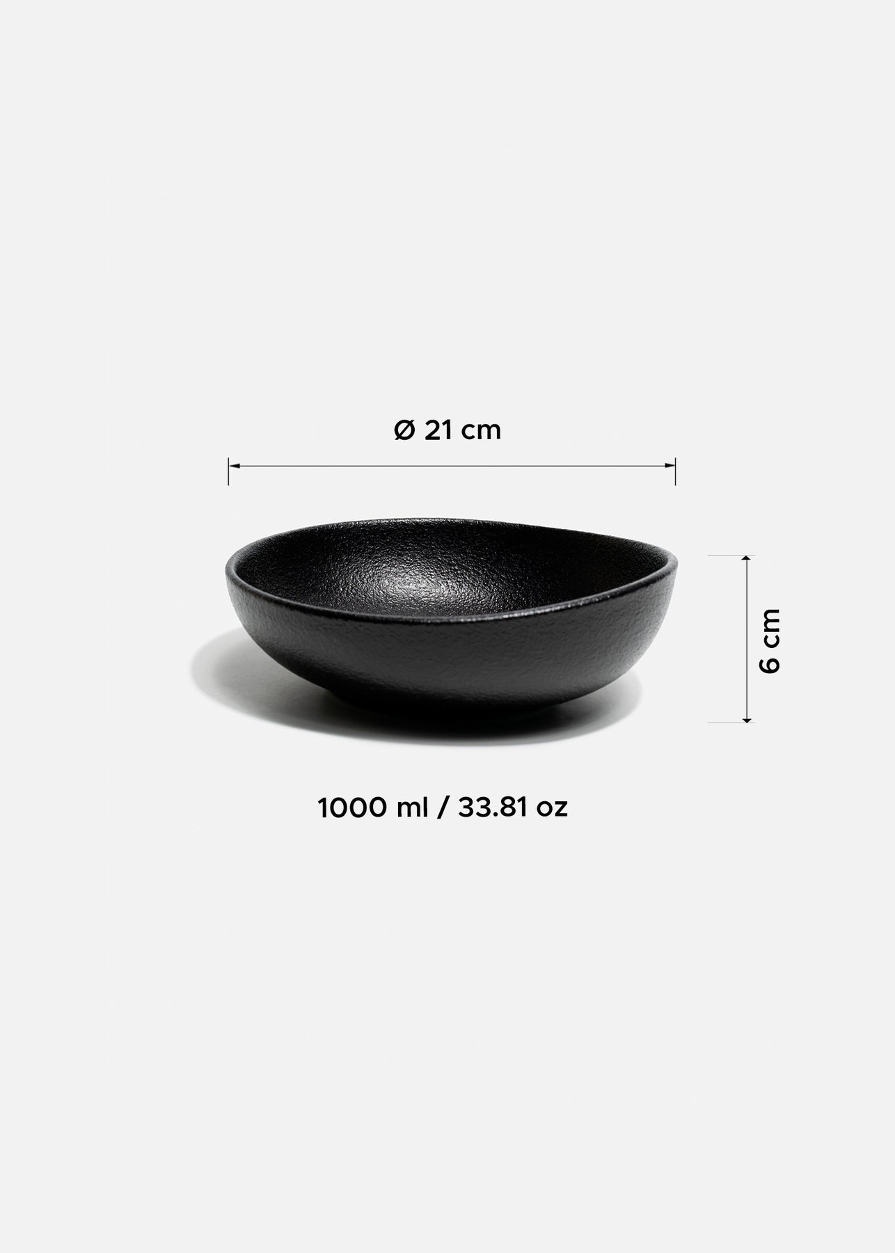 Platos hondos de porcelana negro Vantablack