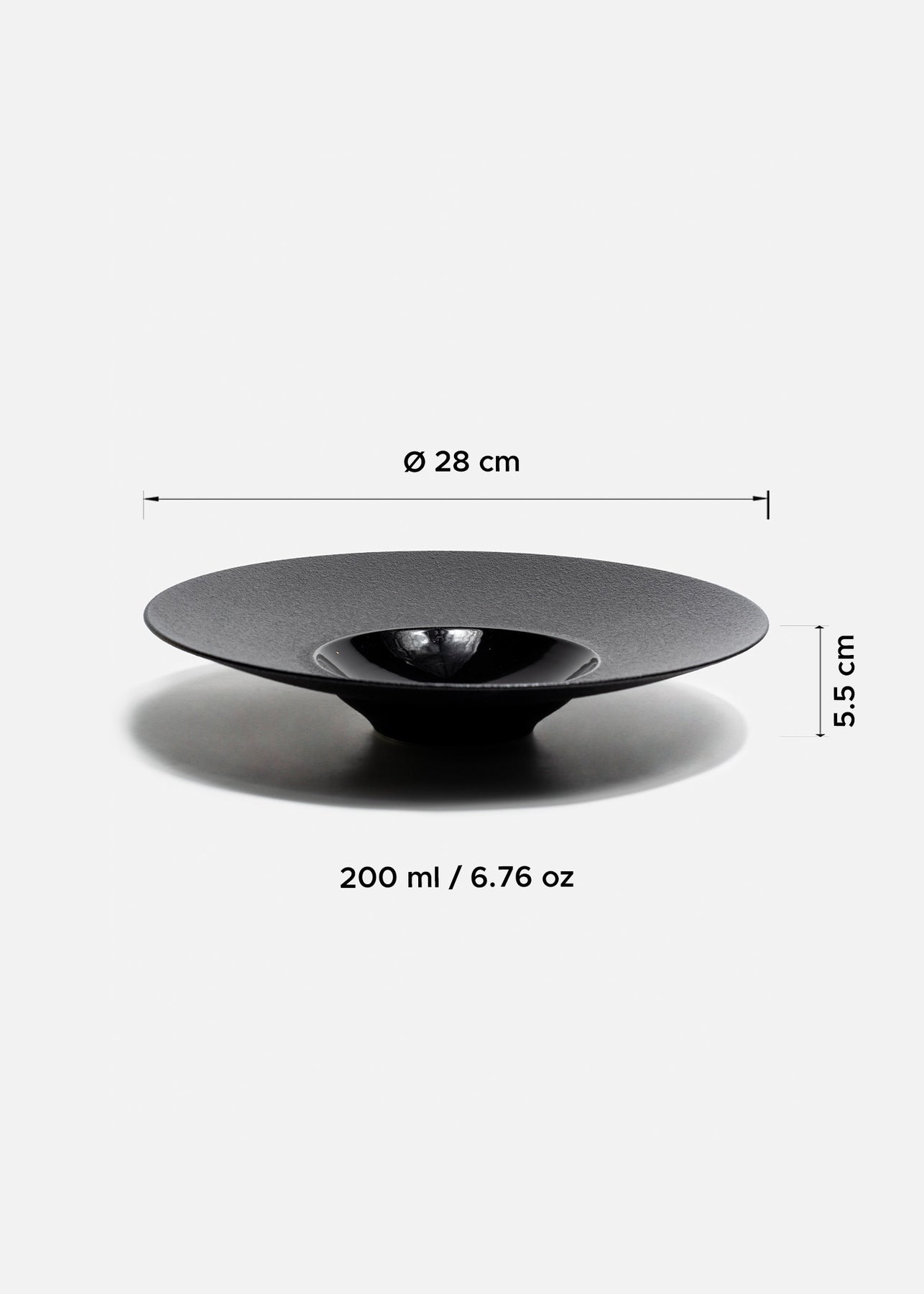 Platos hondos de porcelana negro Vantablack