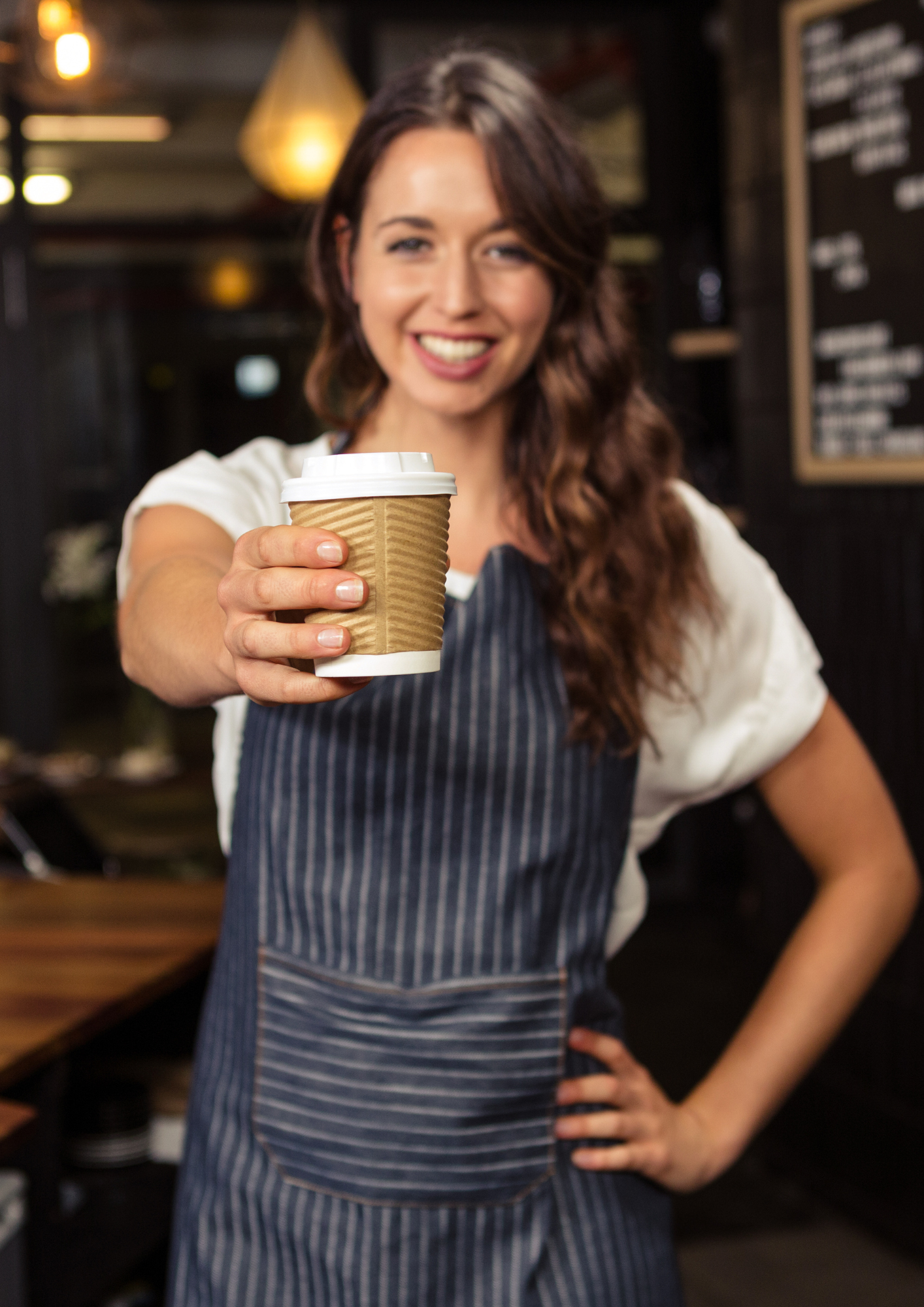5 productos desechables imprescindibles para tu cafetería o dark kitchen ☕
