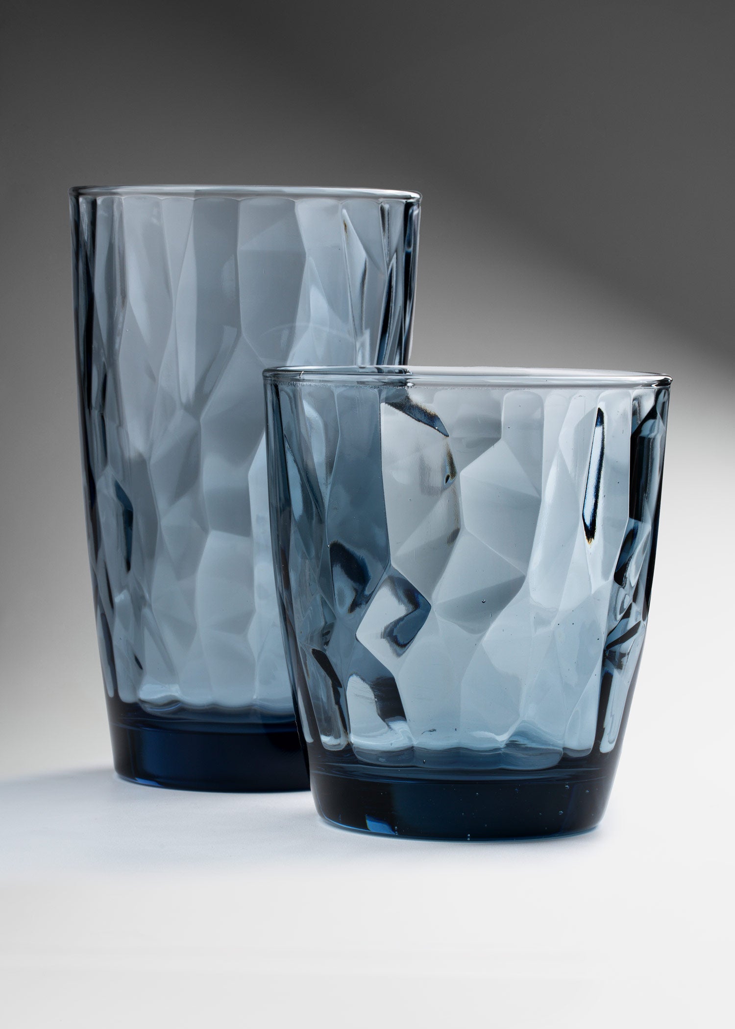 Vasos de colores de vidrio