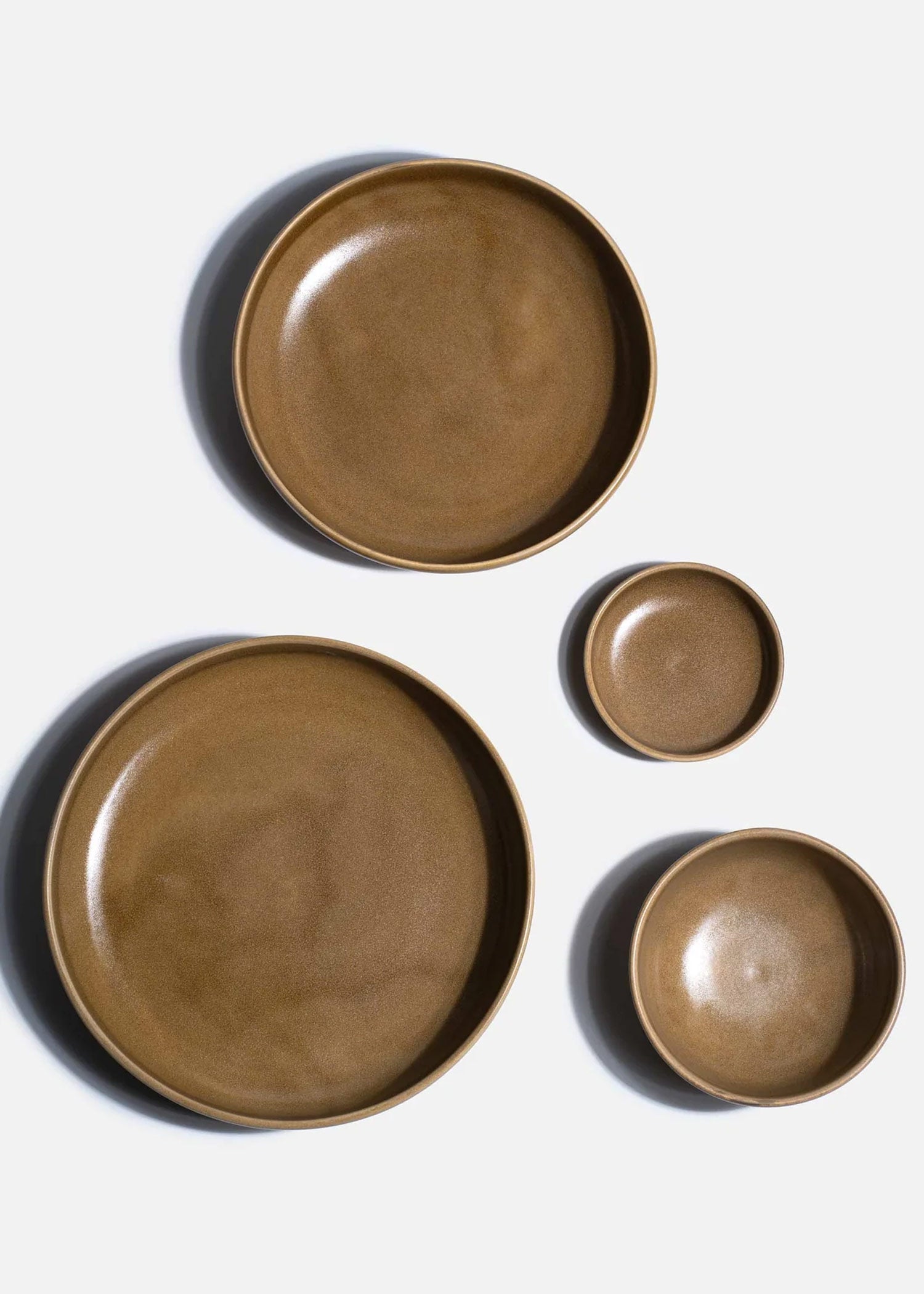 Platos hondos de porcelana café Terra Pot
