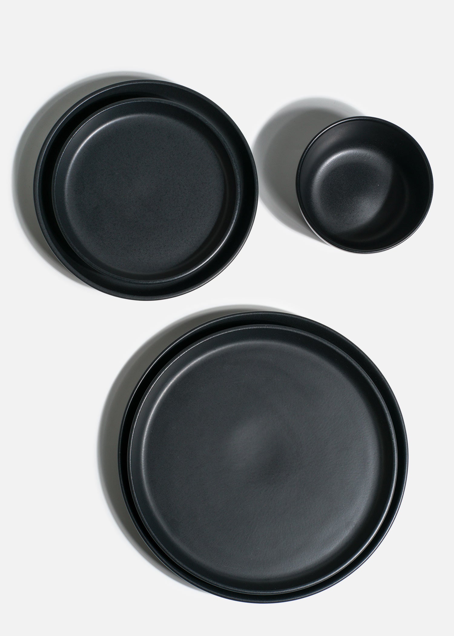 Platos de cerámica negro mate Bruce