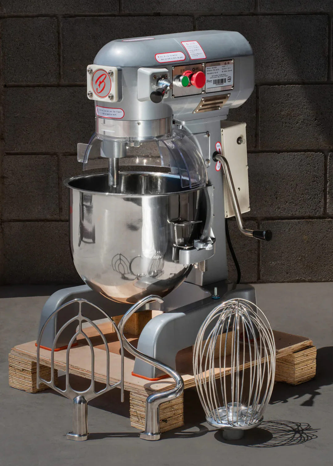 Batidora planetaria tres velocidades de acero inoxidable plata 10 kg de masa 20 L