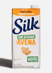Vista frontal de bebida de avena sin azúcar Silk
