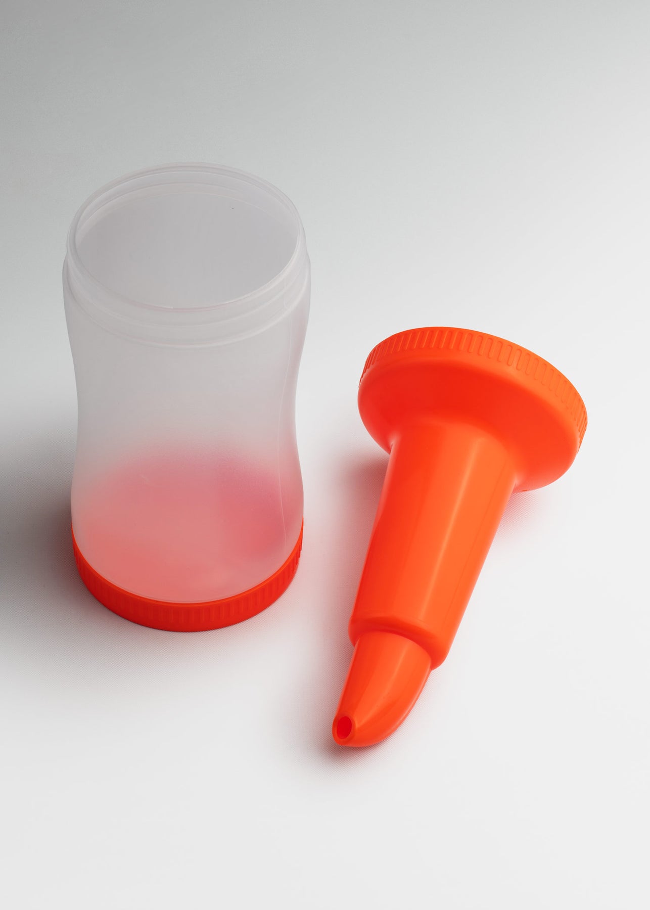 encuentra botella de plástico maha