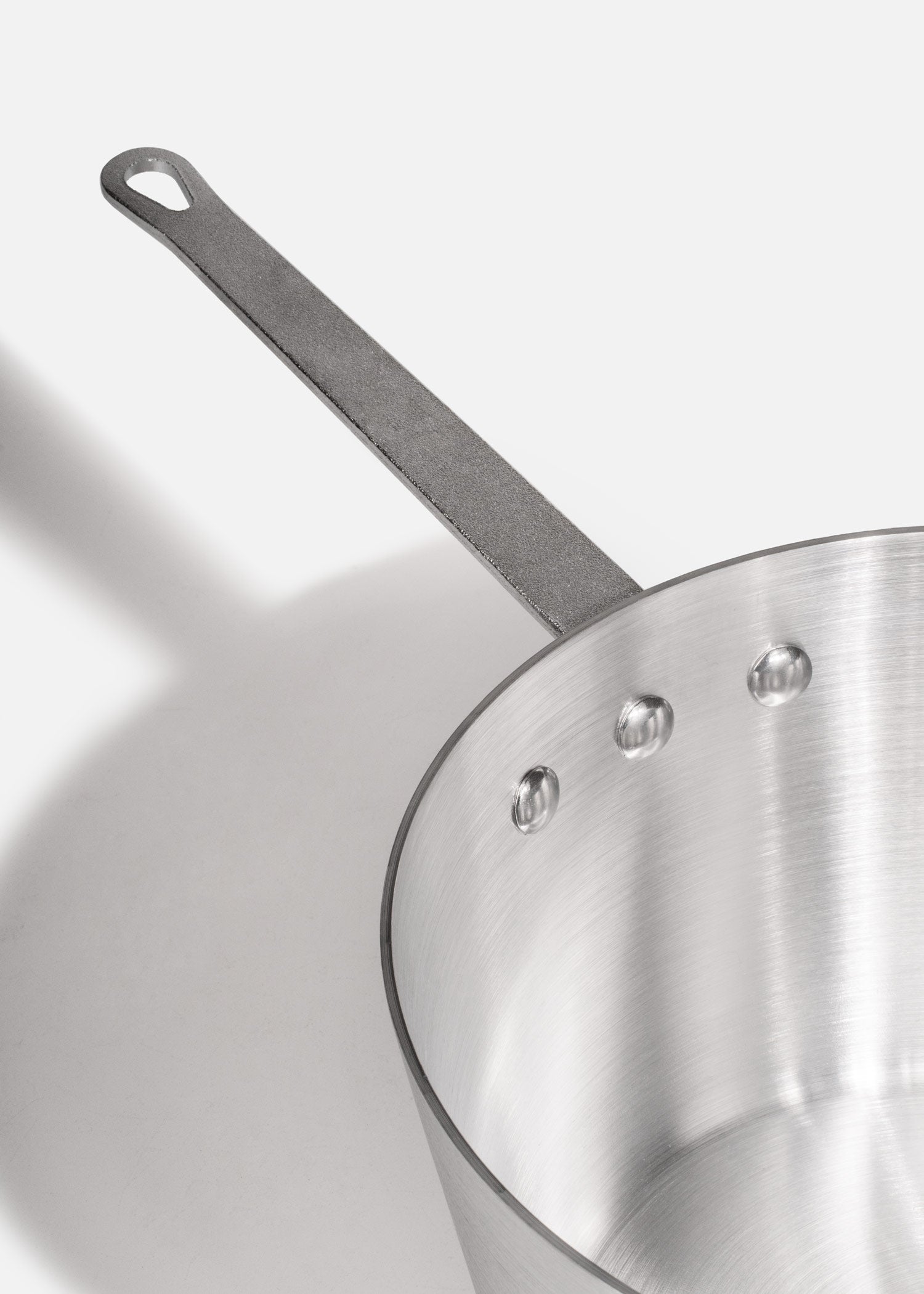 encuentra cazo de aluminio maha