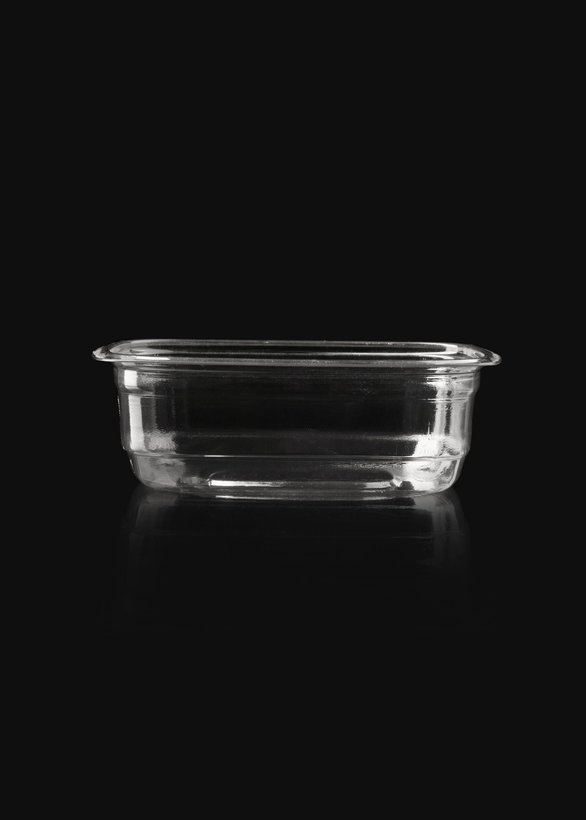 Uso profesional de Contenedor cuadrado de pet transparente 11.4x11.4 cm, 8 oz en restaurantes, cafeterias, panaderias, heladerias, dark kitchens y delivery