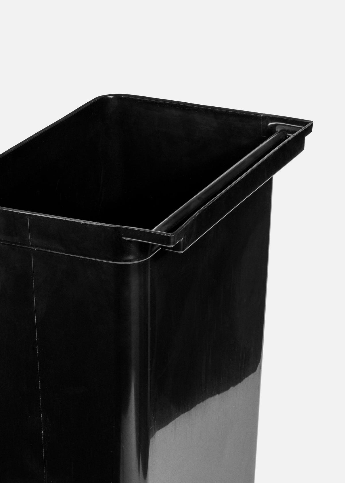 Contenedor grande para carro de servicio de plÃ¡stico negro 42.4 L