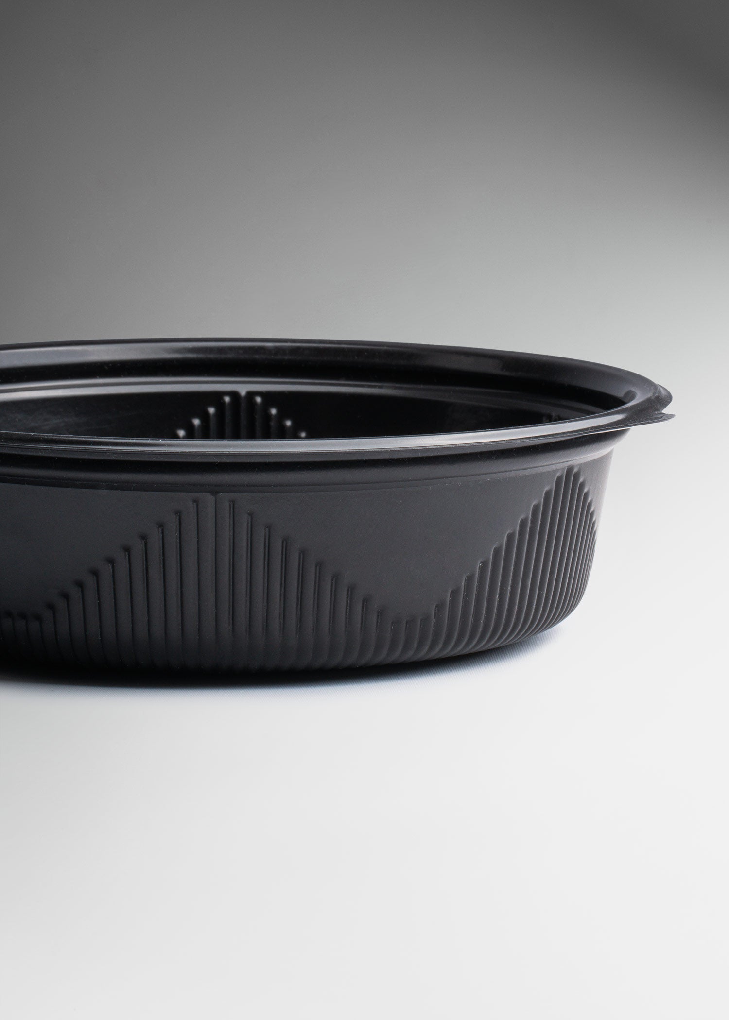 Contenedor hermético para alimentos desechable redondo de plástico diámetro 18.2 cm, alto 4.6 cm, 700 ml / 23 oz