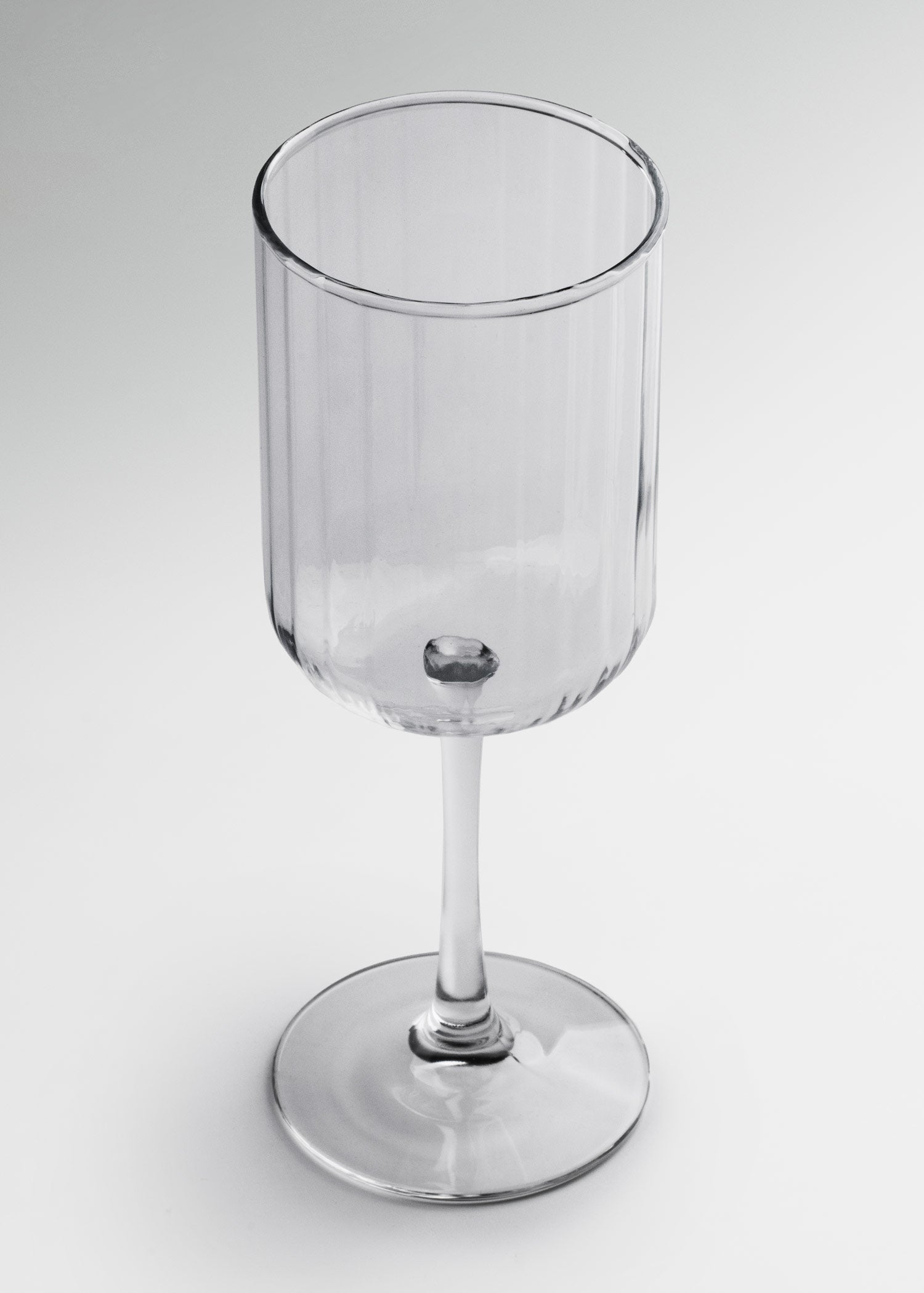 Vista frontal de copa para cóctel Linear de 399 ml