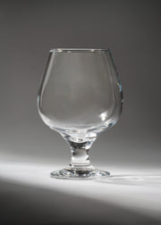 Copa Windsor de vidrio transparente para coñac de 330 ml, vista completa.