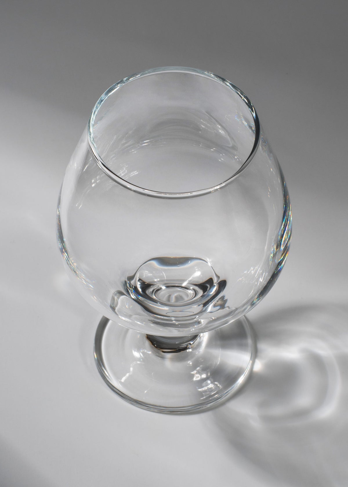 Vista superior de la copa Windsor, con boca estrecha y tallo corto.