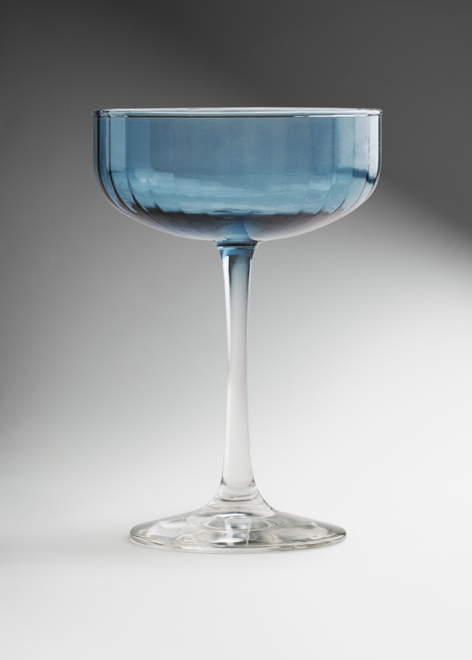 Copa coupe para cóctel de vidrio azul Linear Zafiro 251 ml