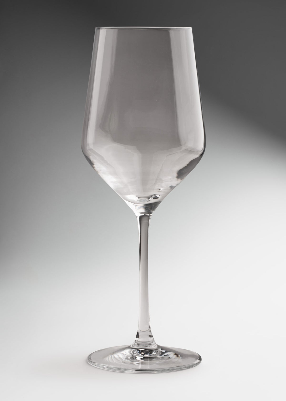 Copa elegante de cristal transparente para vino tinto y coctelería premium Mencía 505 ml — imagen de producto