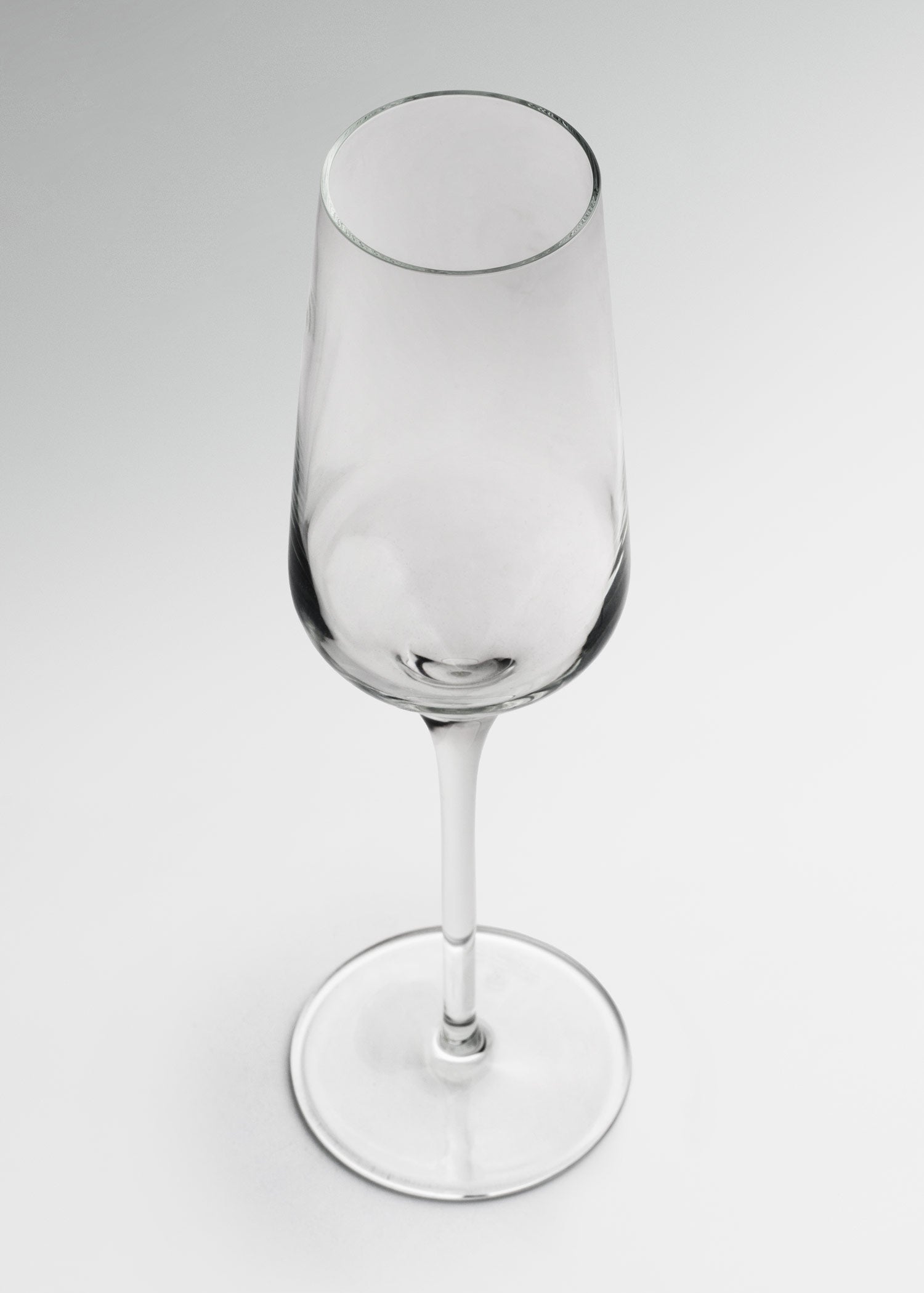 encuentra copa de vidrio maha