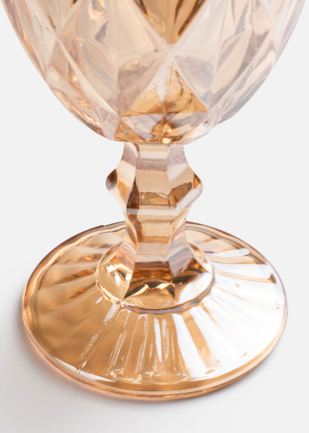Copa de vidrio elegante para vino y coctelería dorada Diamond 325 ml — imagen de producto