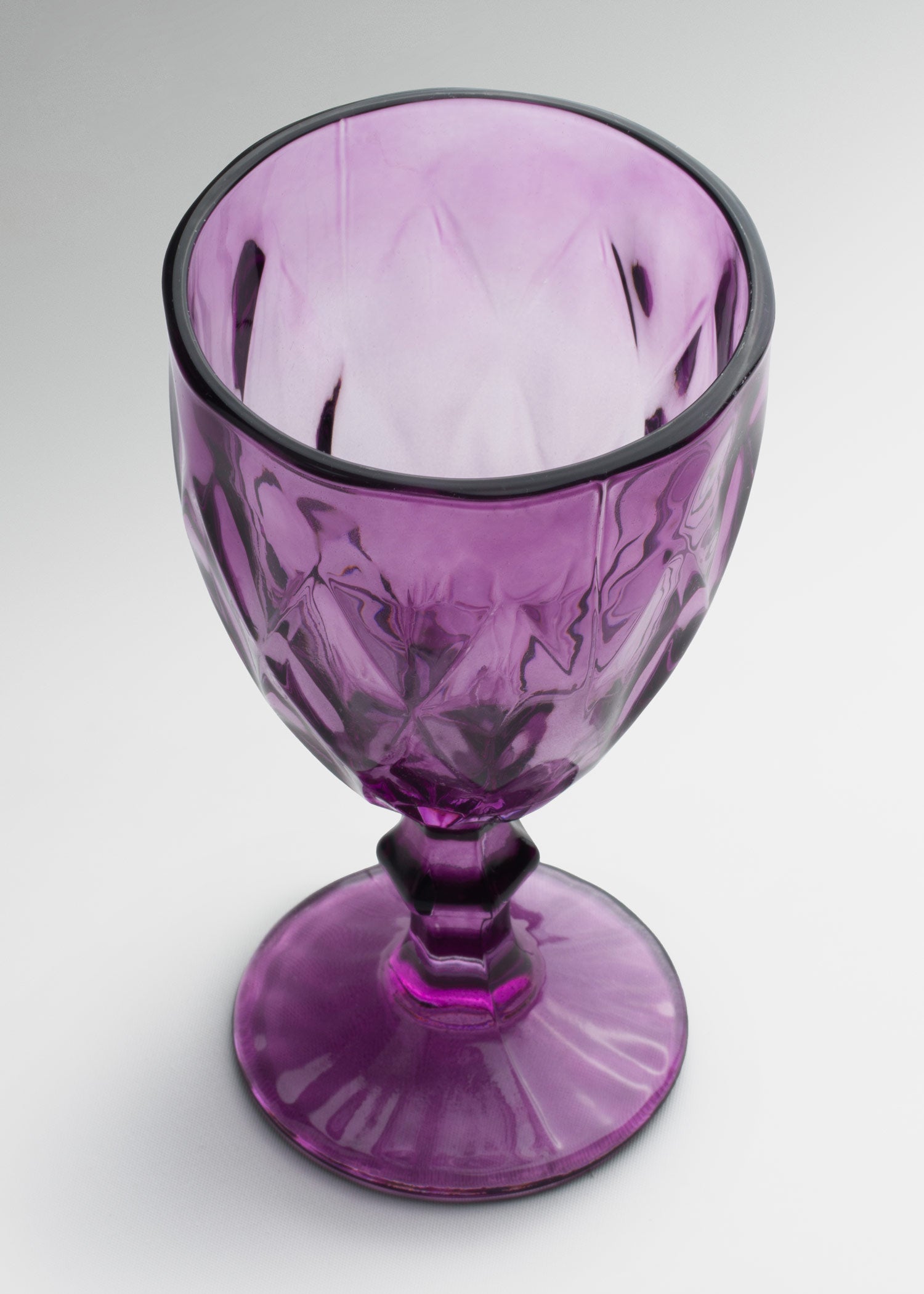 encuentra copas de colores maha