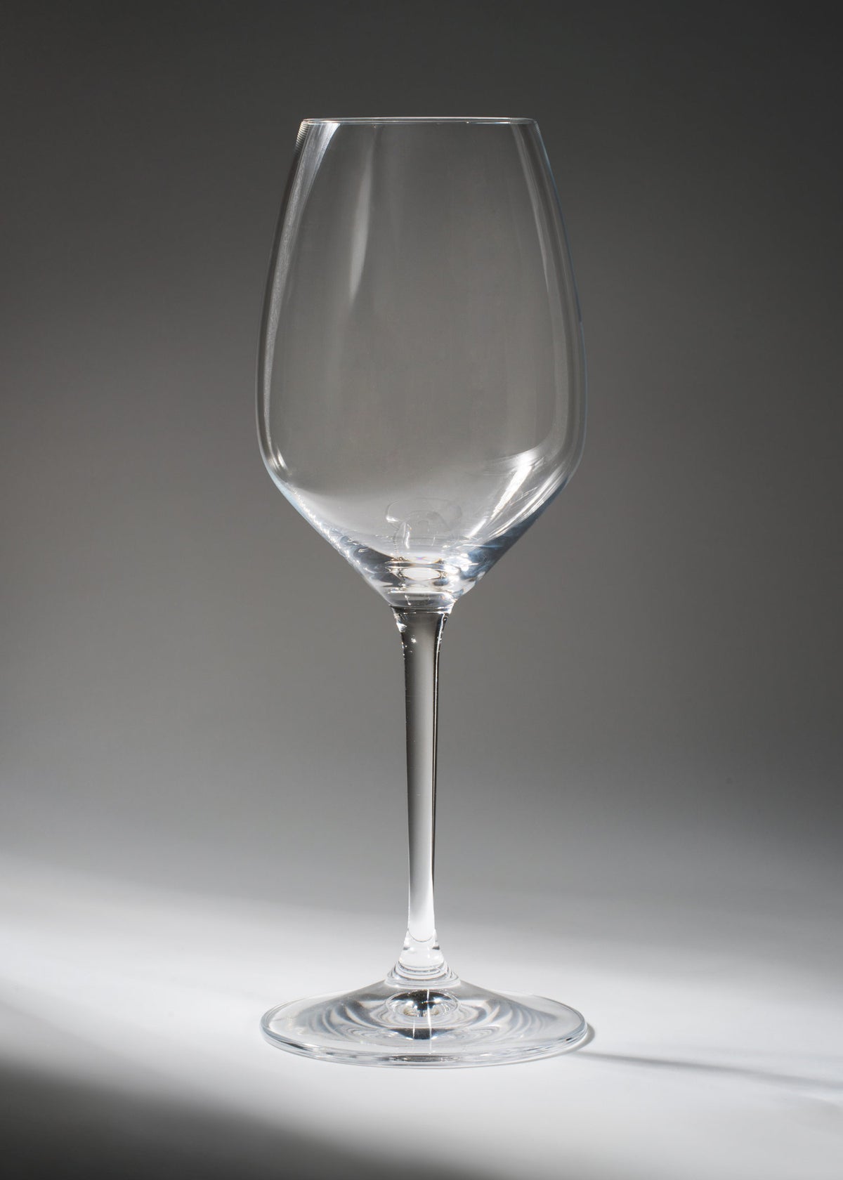 Copa Riesling Extreme Riedel de cristal transparente de 490 ml, vista completa.