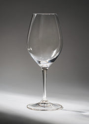Copa para vino blanco y espumosos Wine Friendly Riedel de cristal de 440 ml, vista completa.