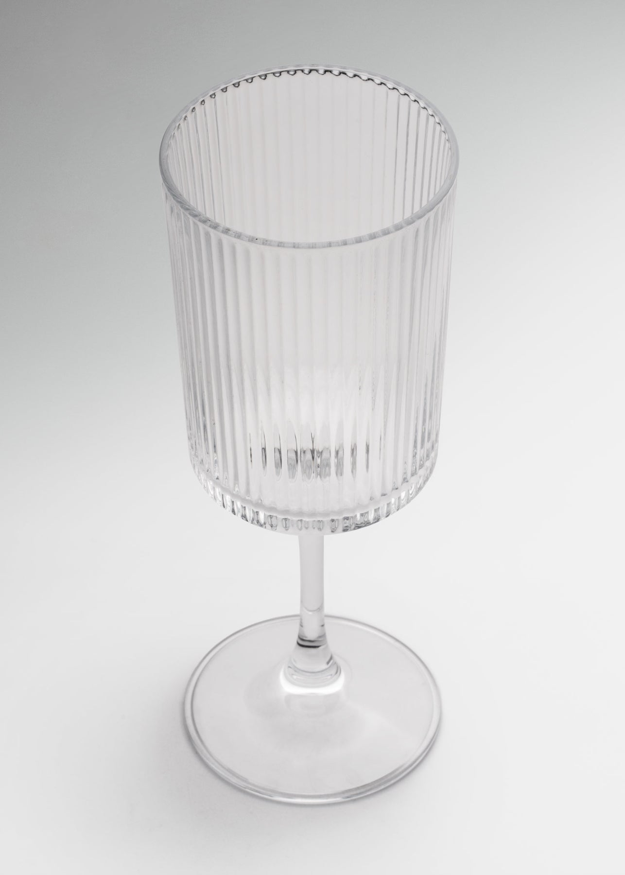 encuentra copa de vidrio maha