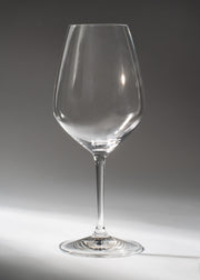 Copa Extreme Riedel de cristal transparente de 709 ml para vino tinto, vista completa.