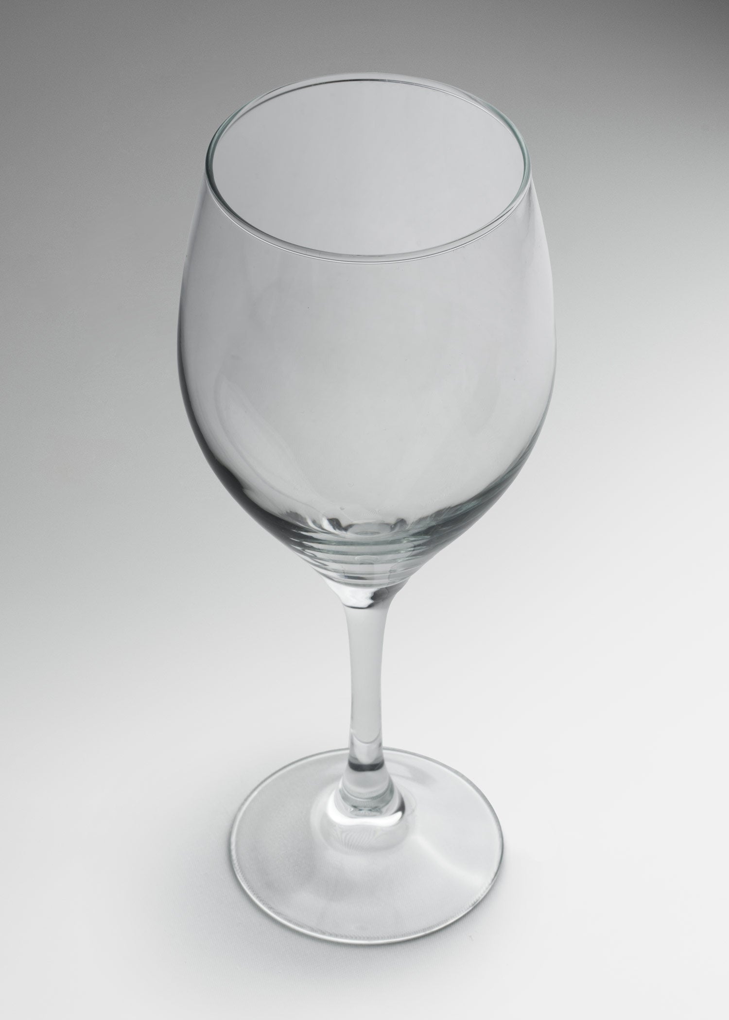 encuentra copa de vidrio maha