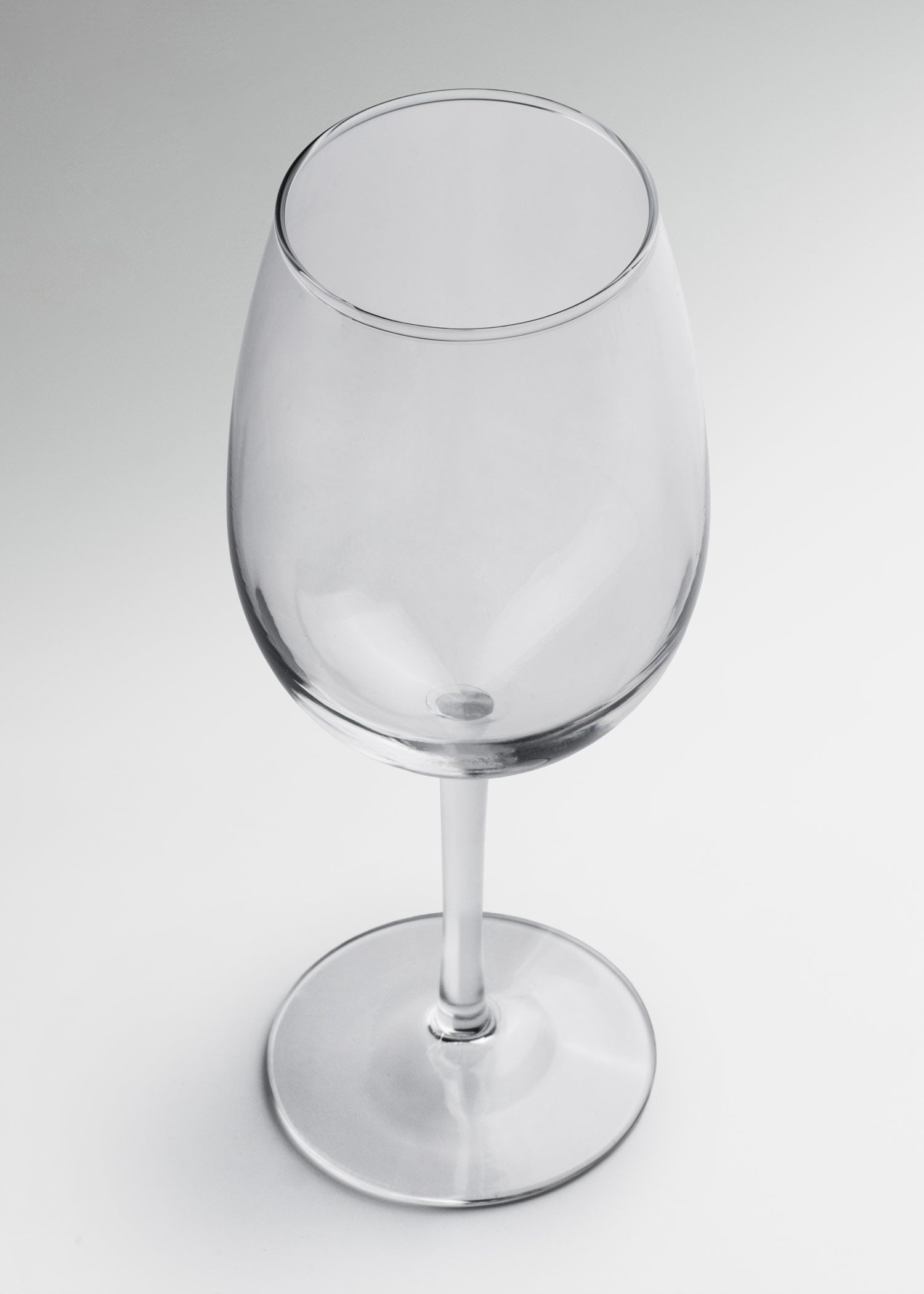 Vista frontal de copa para vino tinto de vidrio 592 ml