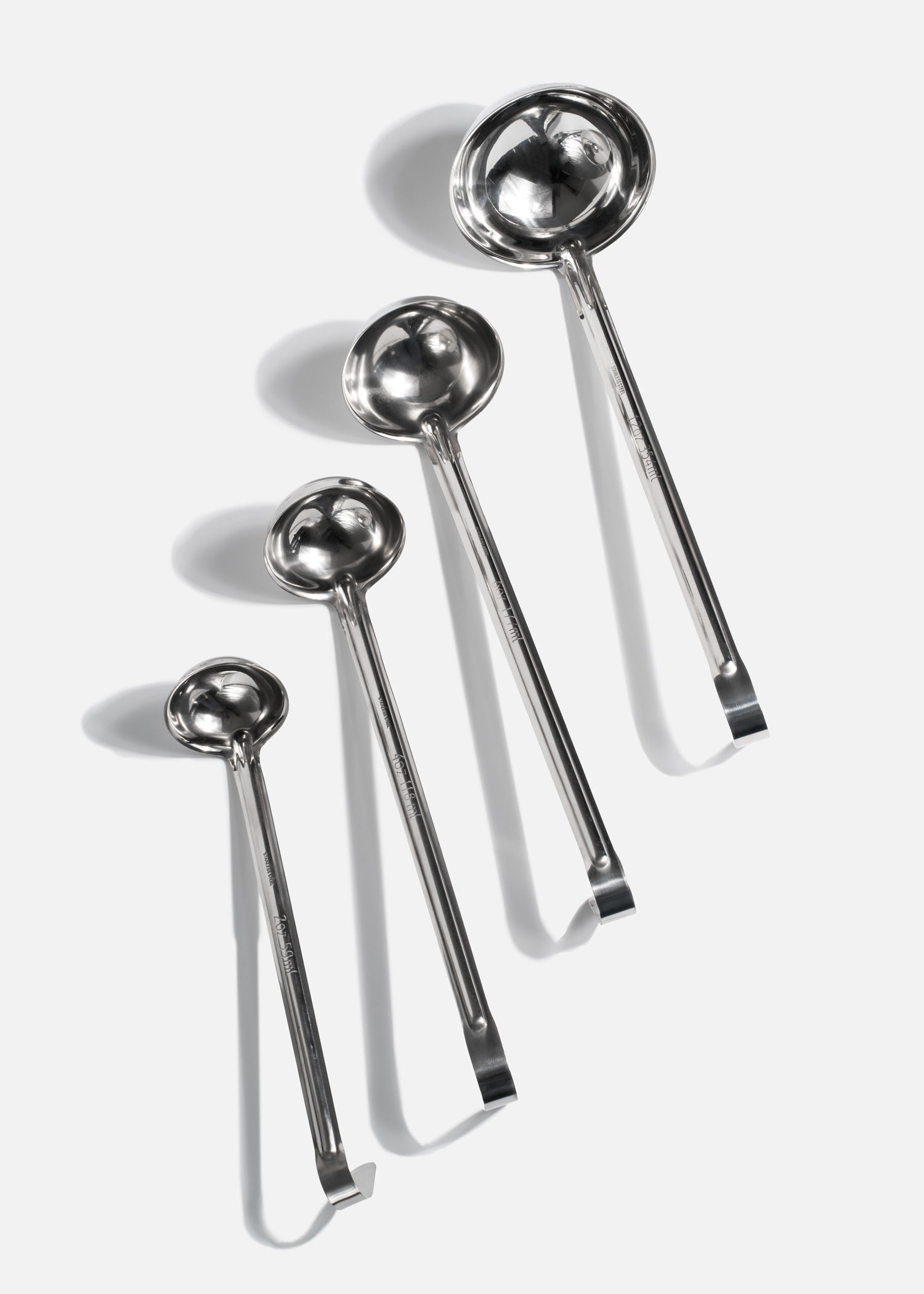 Cucharones de acero inoxidable plata Essential 2, 4, 6, 8, 12 oz