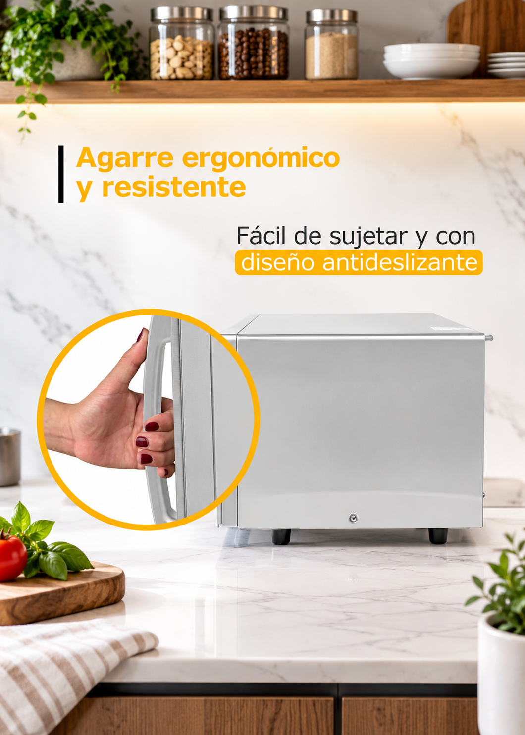 Detalle del tirador de la puerta sujetado con la mano — Rhino HOMIC-09D