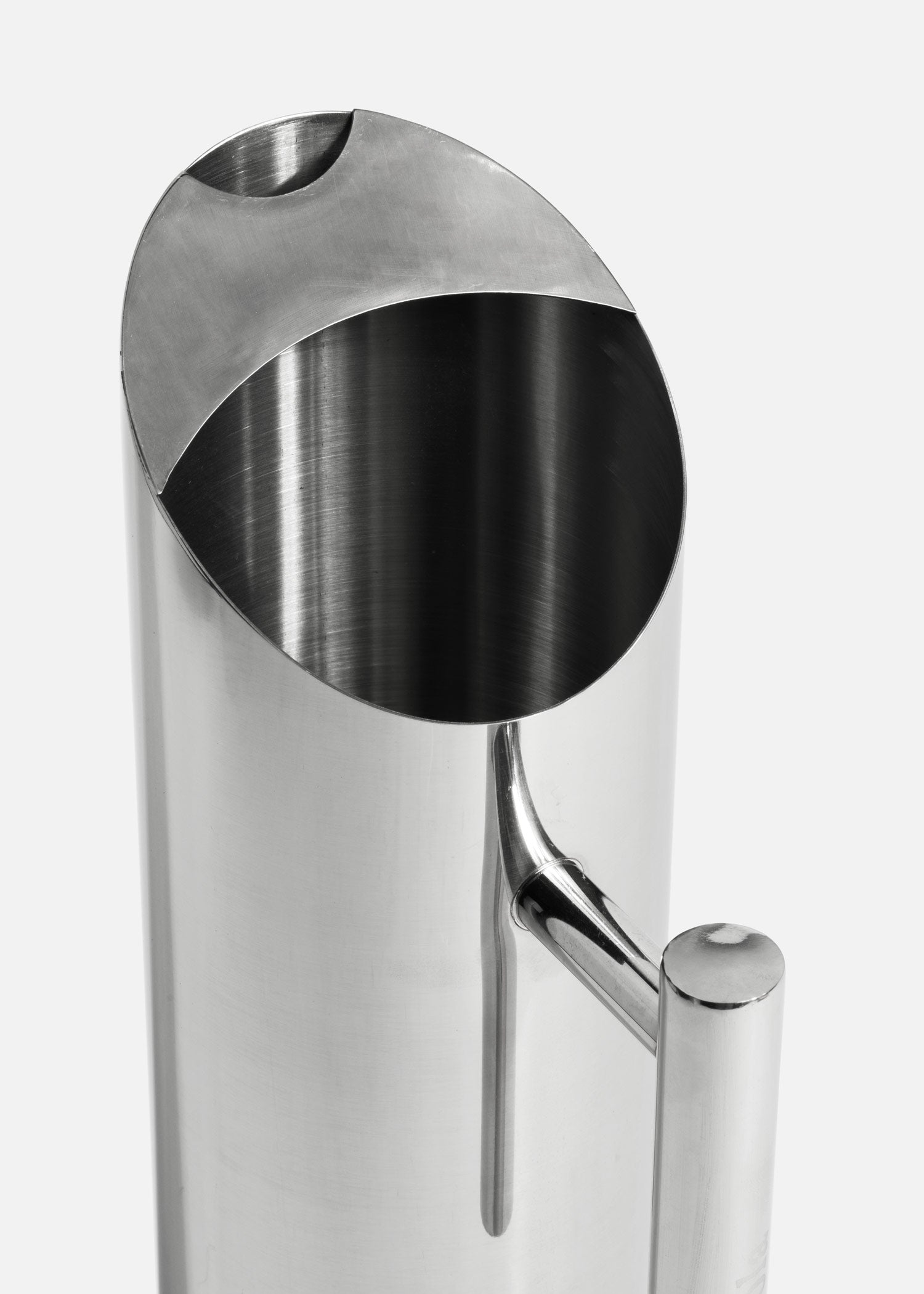 encuentra jarra de agua maha