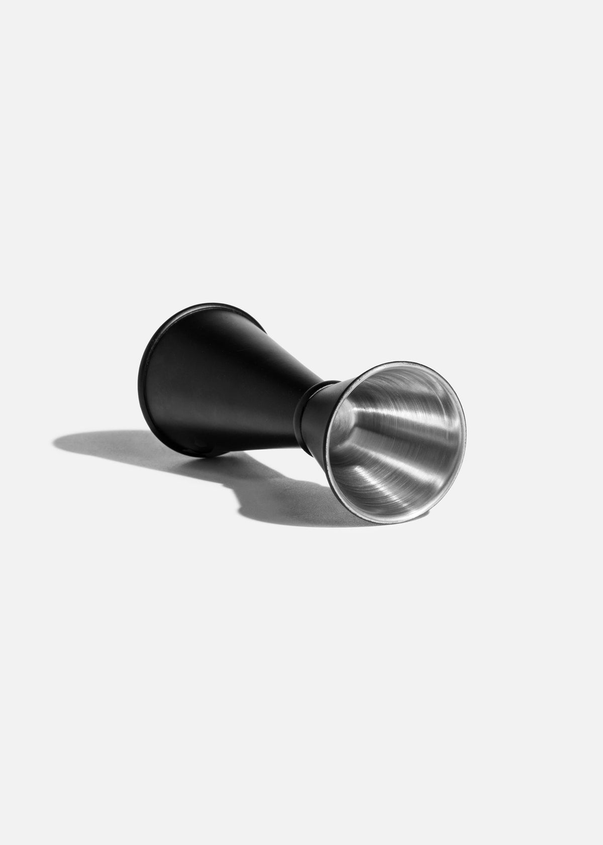 Jigger japonés negro de acero inoxidable de 30/60 ml (1x2 oz), vista de producto 4