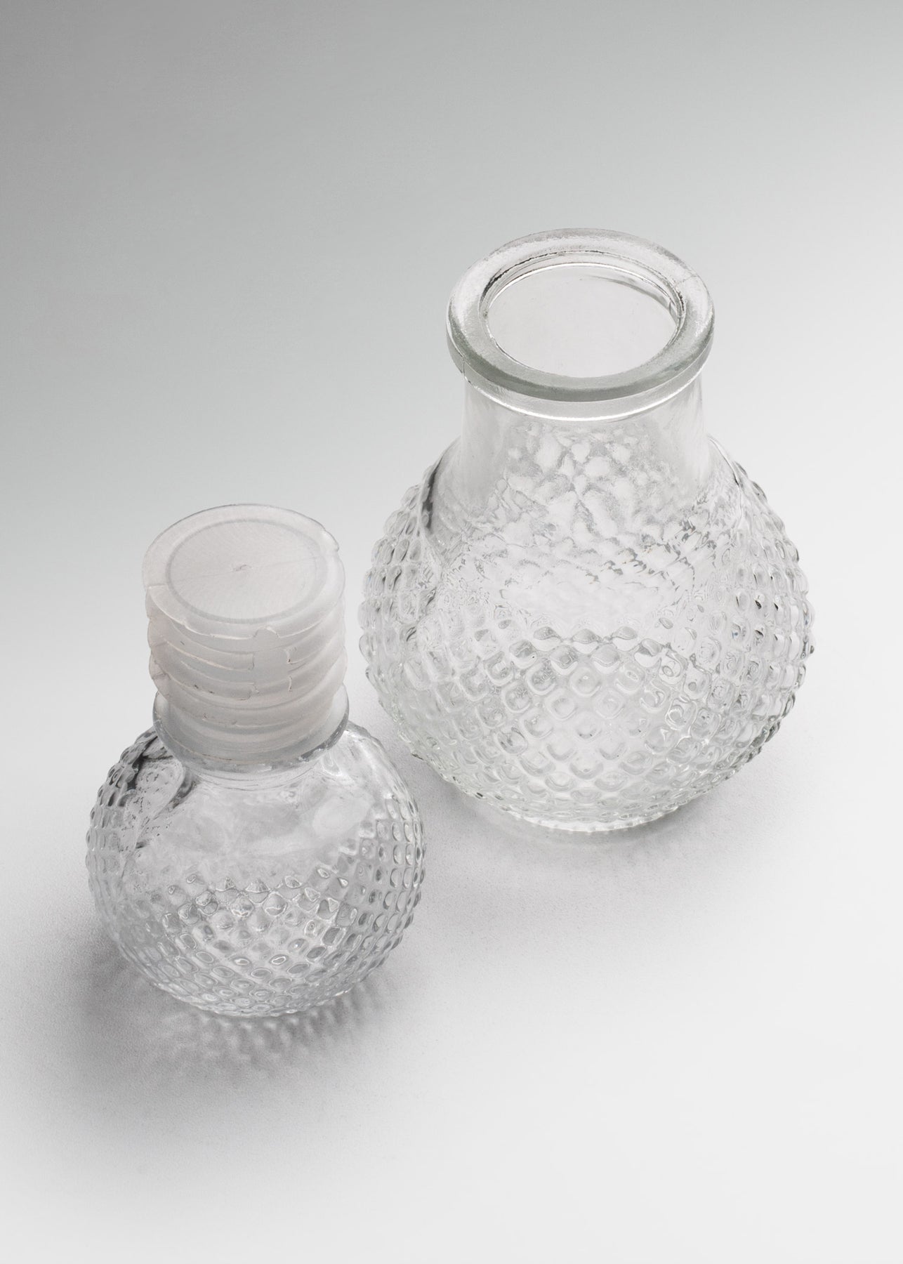 encuentra licorera de vidrio maha