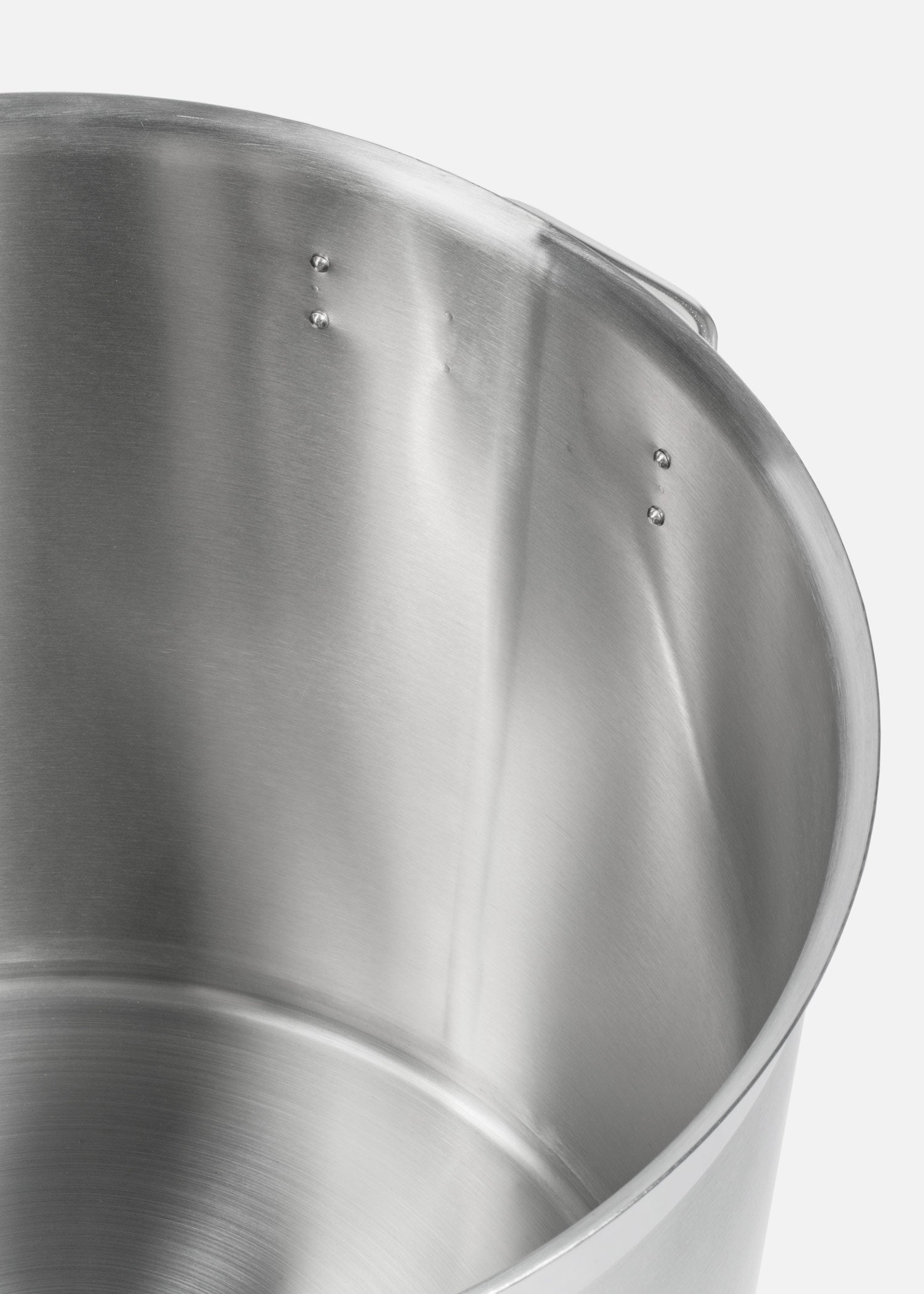 encuentra olla con tapa maha