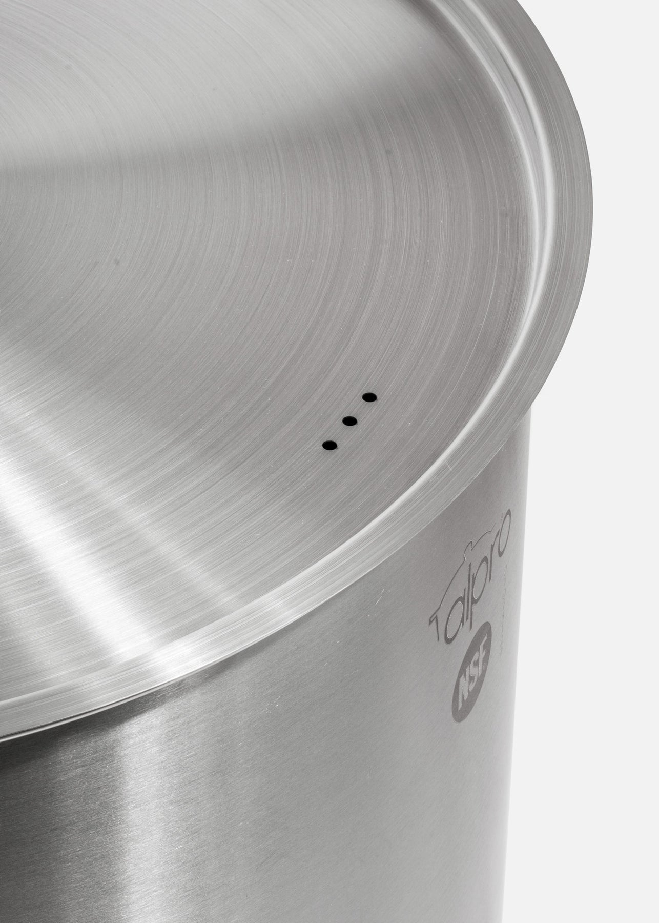 encuentra olla con tapa maha