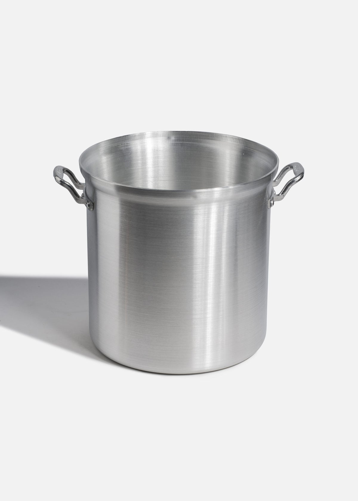 encuentra olla de aluminio maha