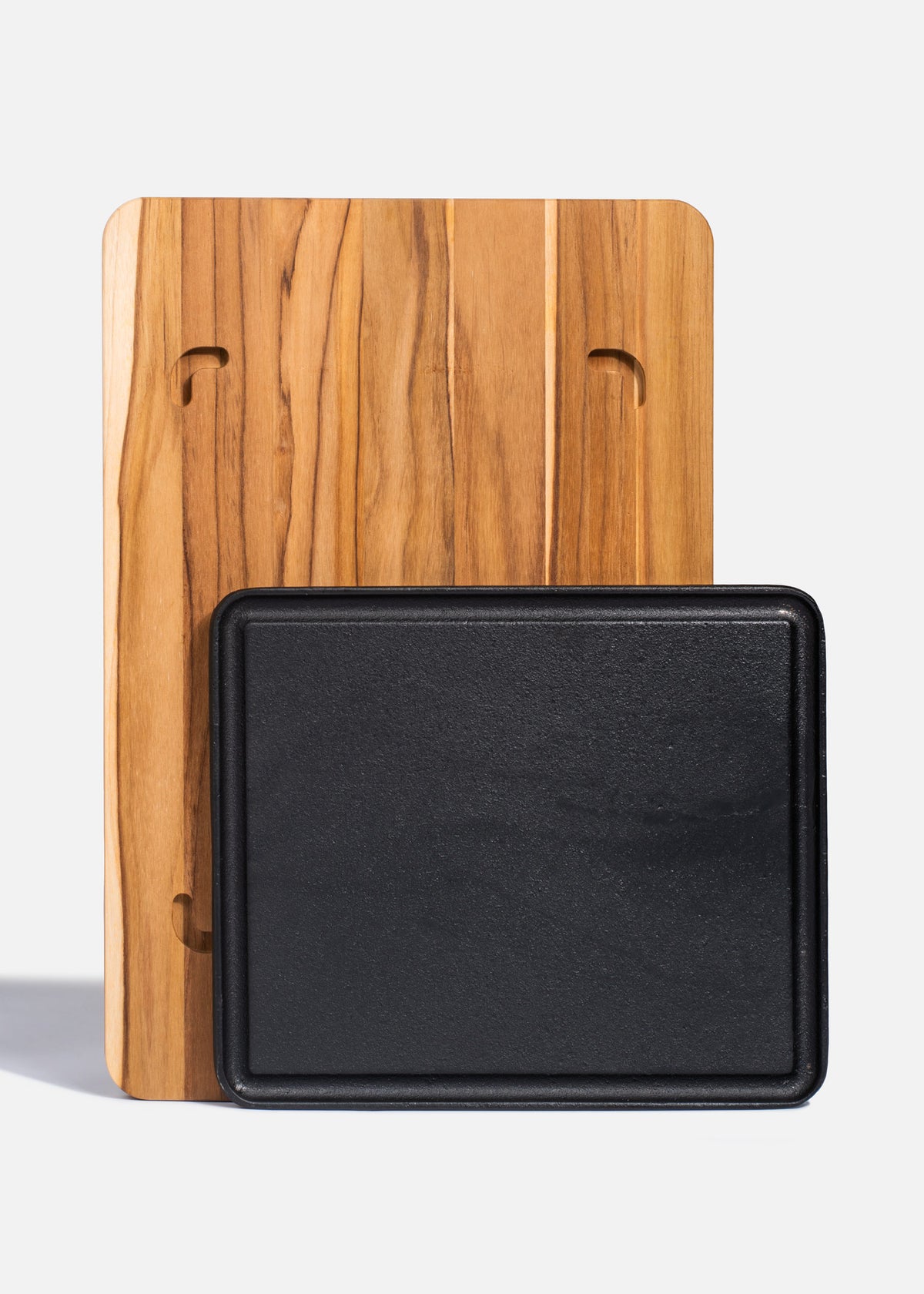 Parrilla rectangular de hierro fundido negro y base de madera Tramontina, conjunto completo.