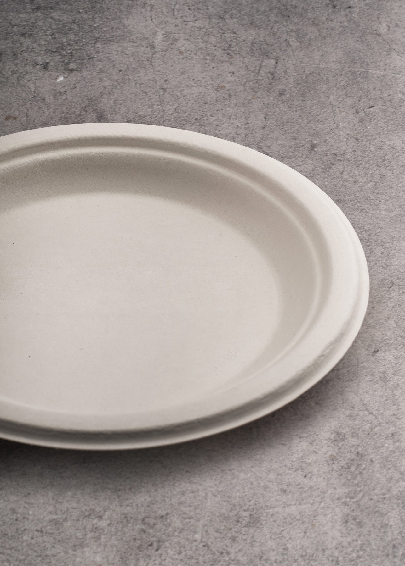 encuentra platos desechables en maha
