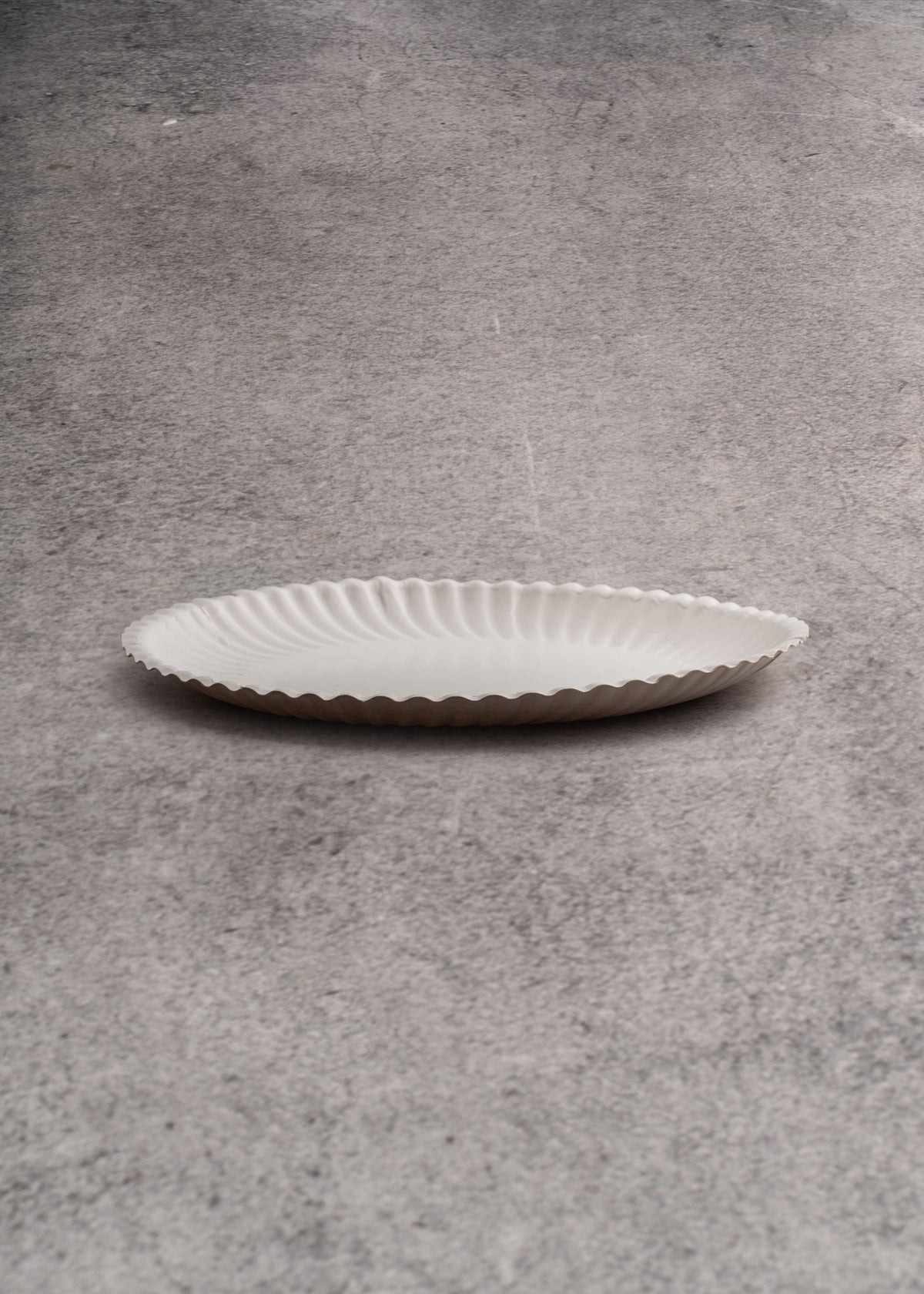 encuentra plato desechable maha
