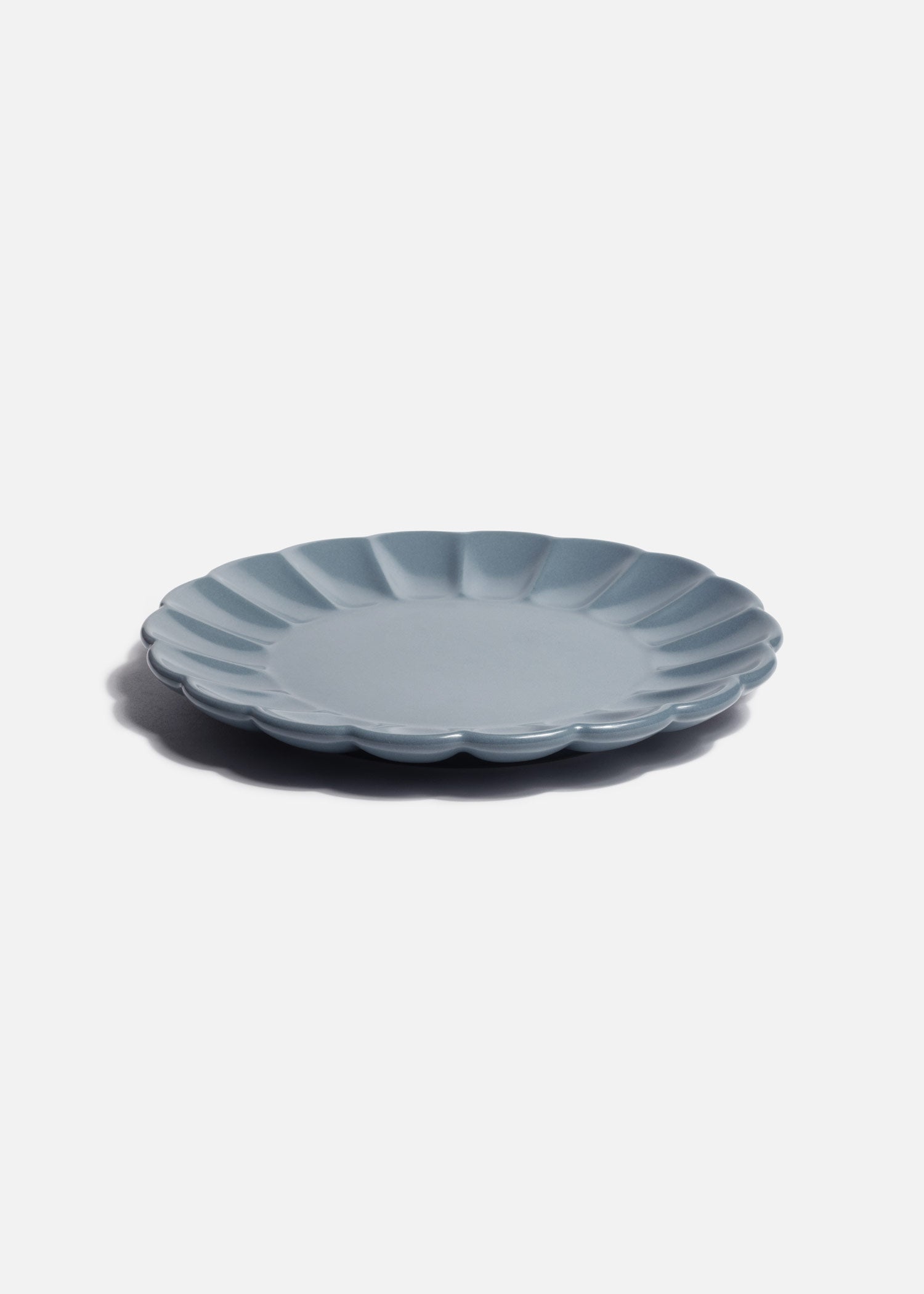 Plato trinche de cerámica premium azul mate Pétalo Ø 22 cm