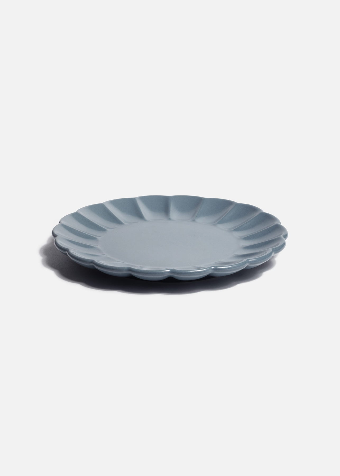 Plato trinche de cerámica premium azul mate Pétalo Ø 22 cm