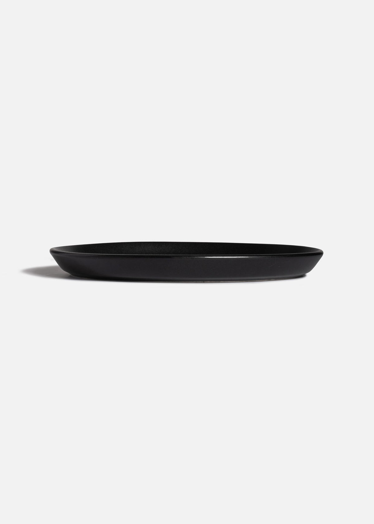 Plato trinche de cerámica negro mate Bruce Ø 26 cm — imagen de producto