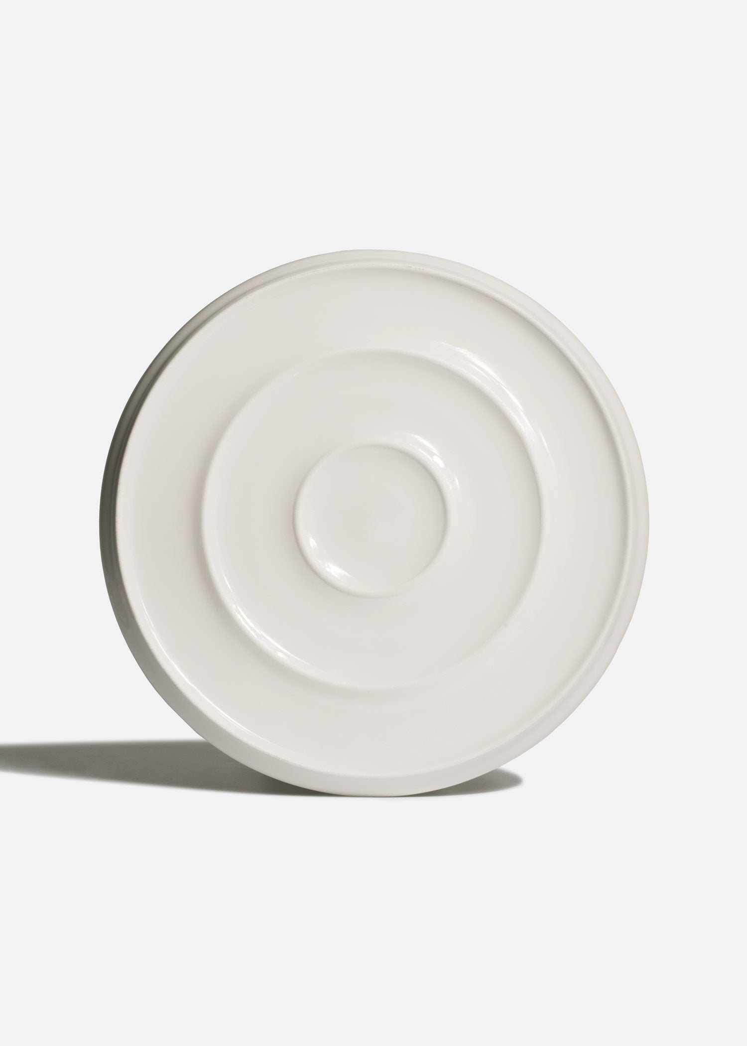 Vista frontal del plato trinche Hygge Ø 28 cm