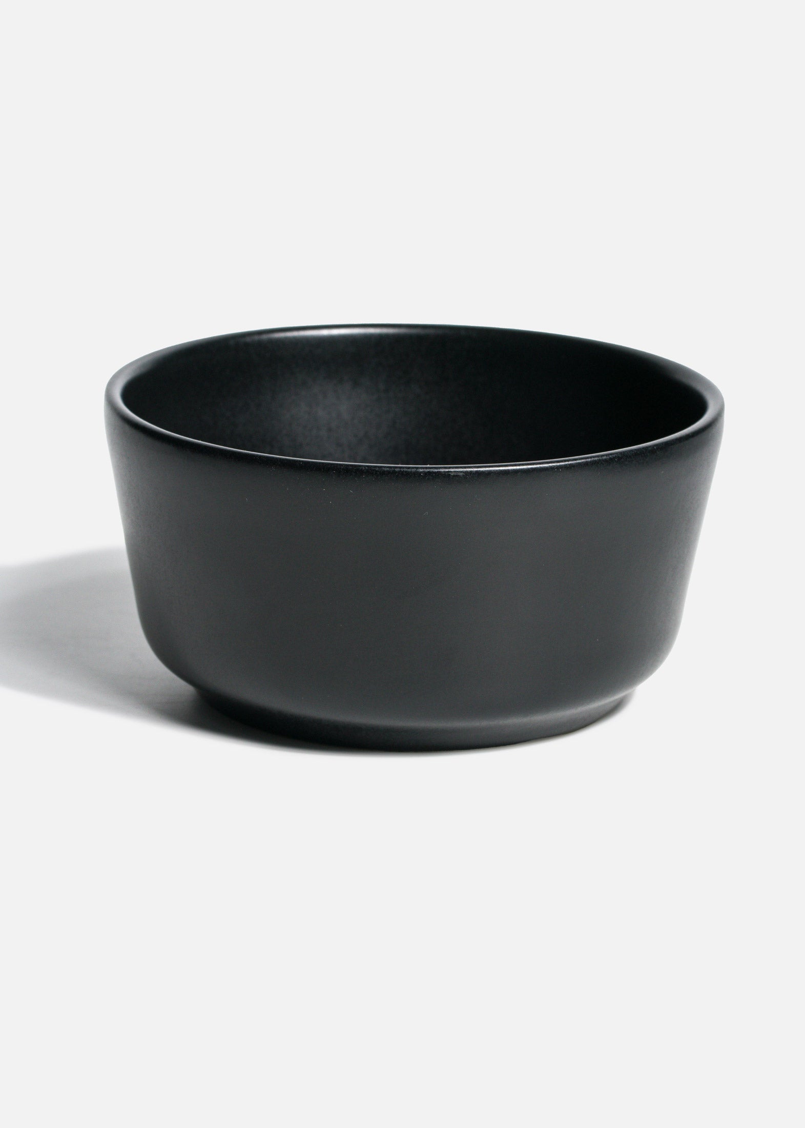 platos ceramica negro hoteles maha