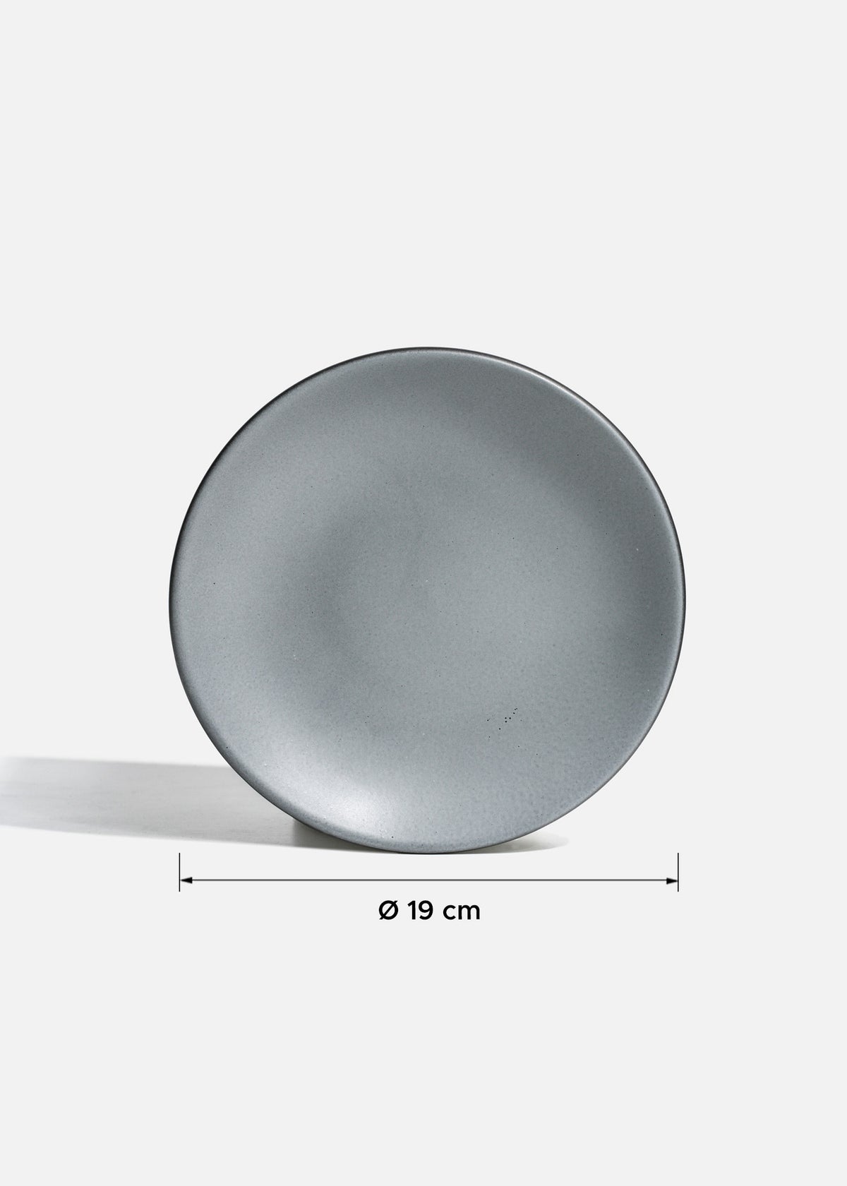 encuentra platos de porcelana maha